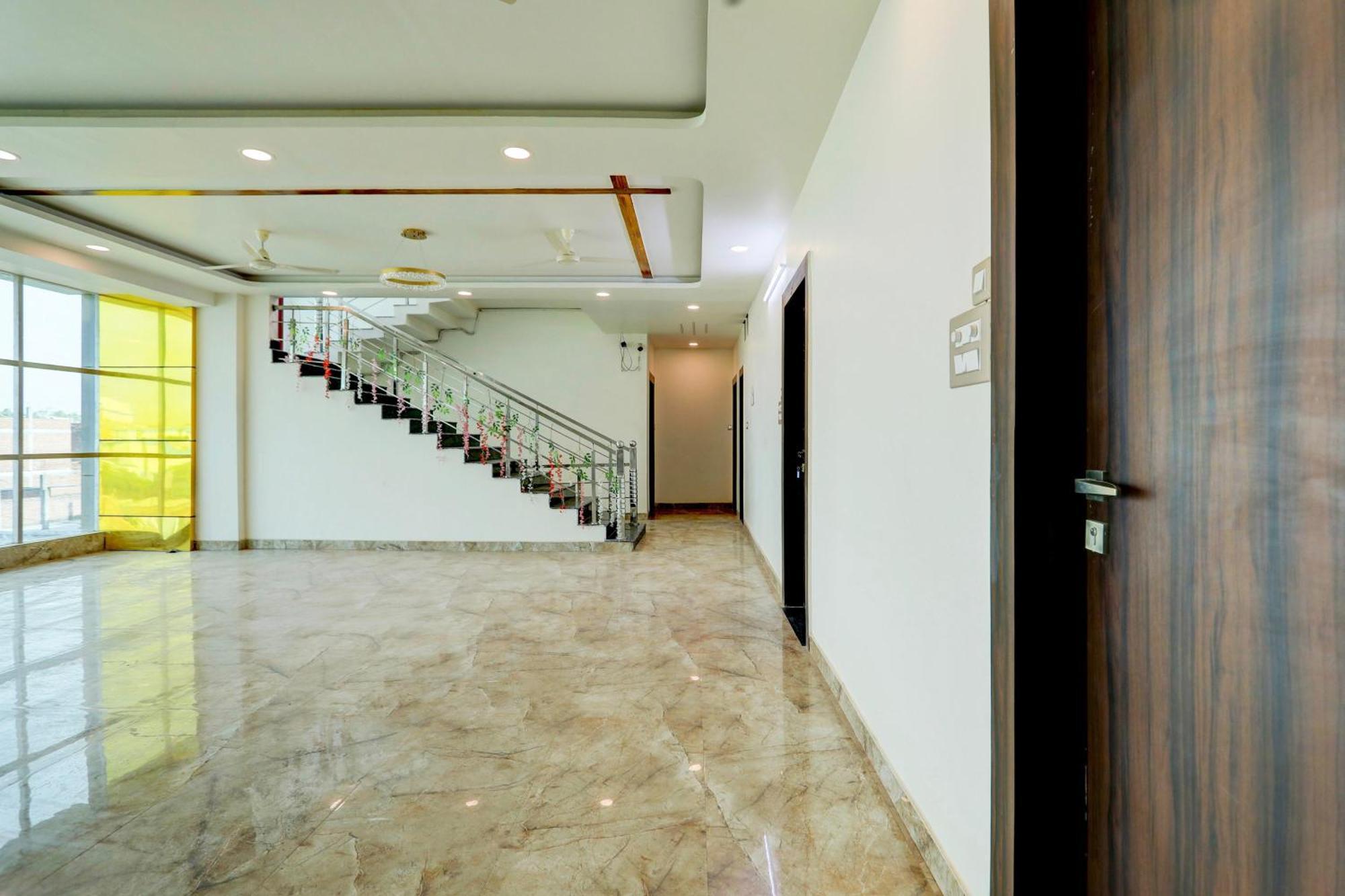Hotel O Krishna Greens Kanpur Buitenkant foto