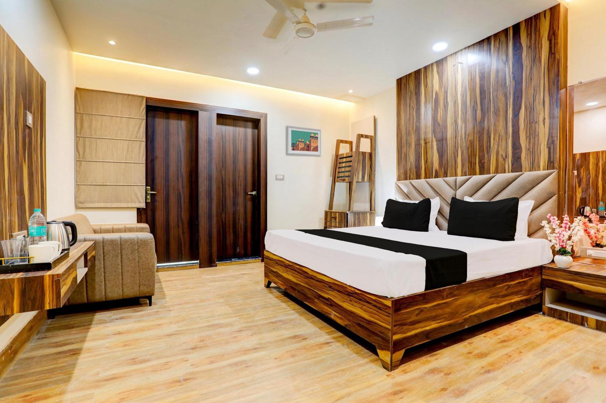 Hotel O Krishna Greens Kanpur Buitenkant foto