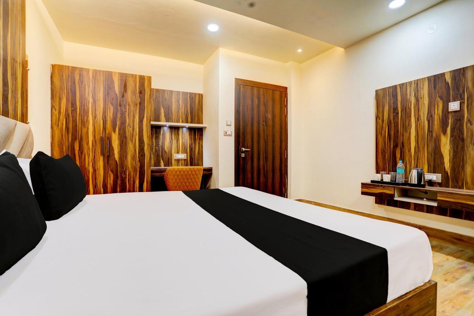 Hotel O Krishna Greens Kanpur Buitenkant foto