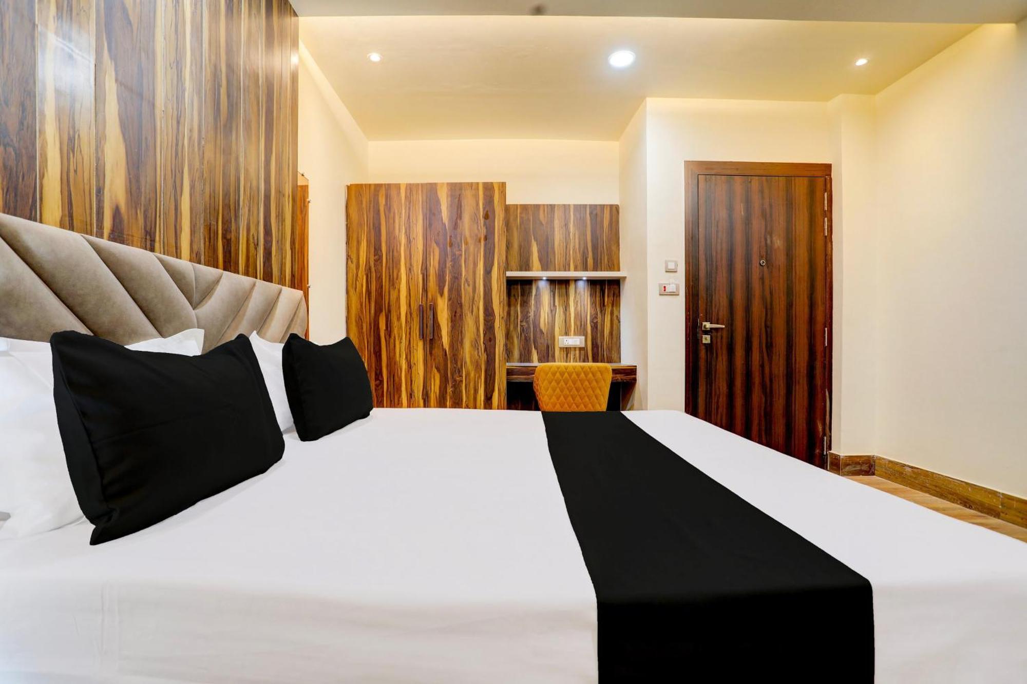 Hotel O Krishna Greens Kanpur Buitenkant foto